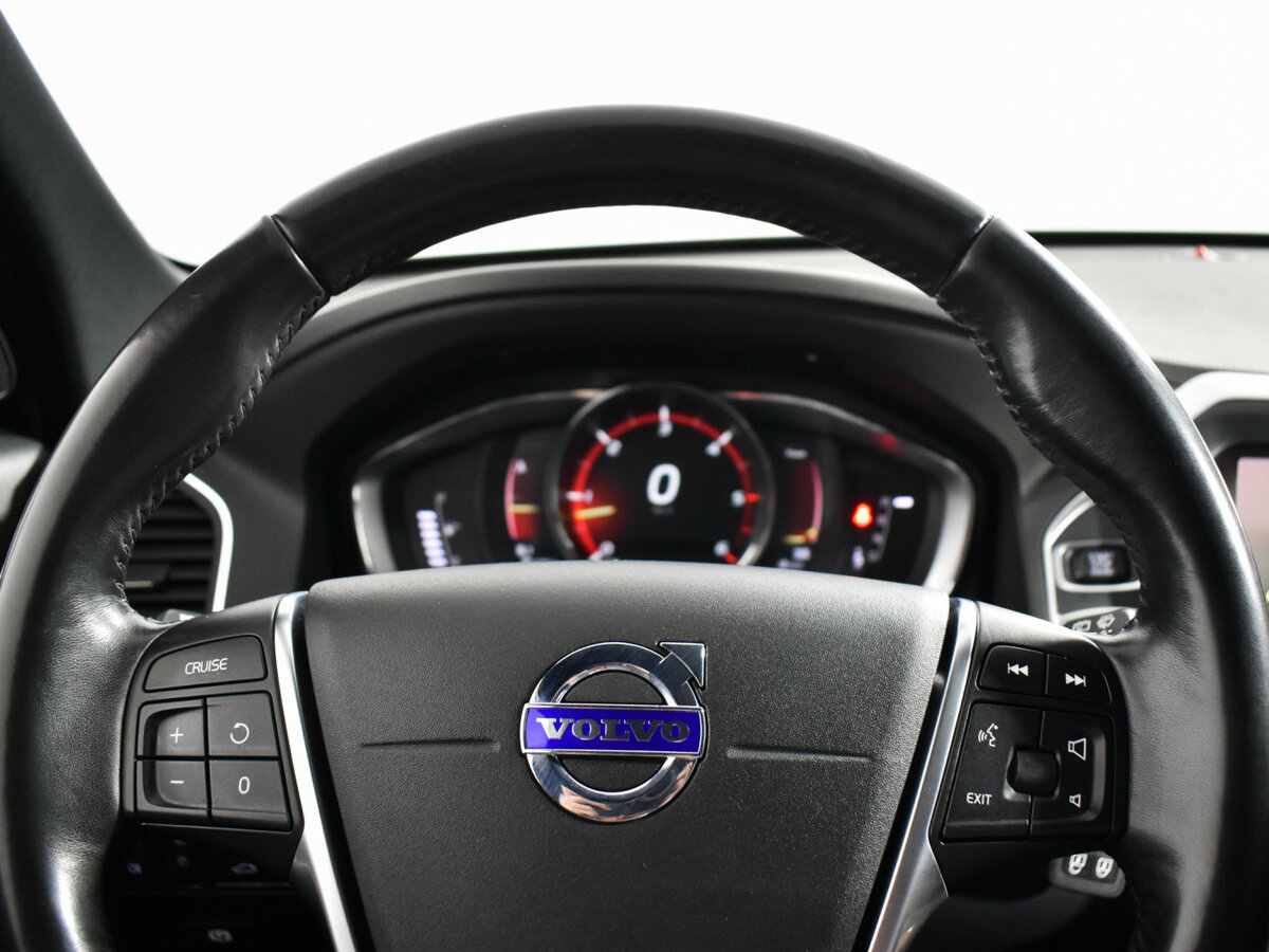 Вольво ИксЦ60 б/у, 2017, Автоматическая. Фото: #12